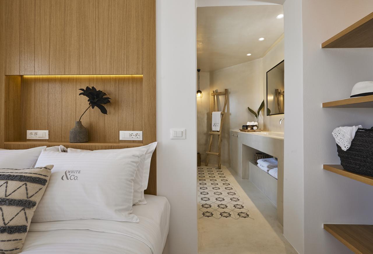 White & Co. La Torre Suites Pýrgos Екстериор снимка