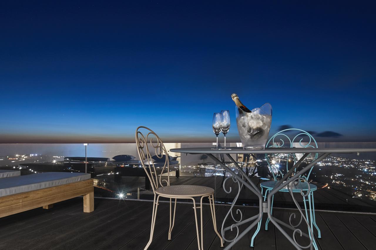 White & Co. La Torre Suites Pýrgos Екстериор снимка